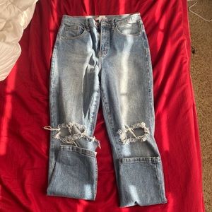 Straight leg. Brand : vibe and rant size 5 with 27